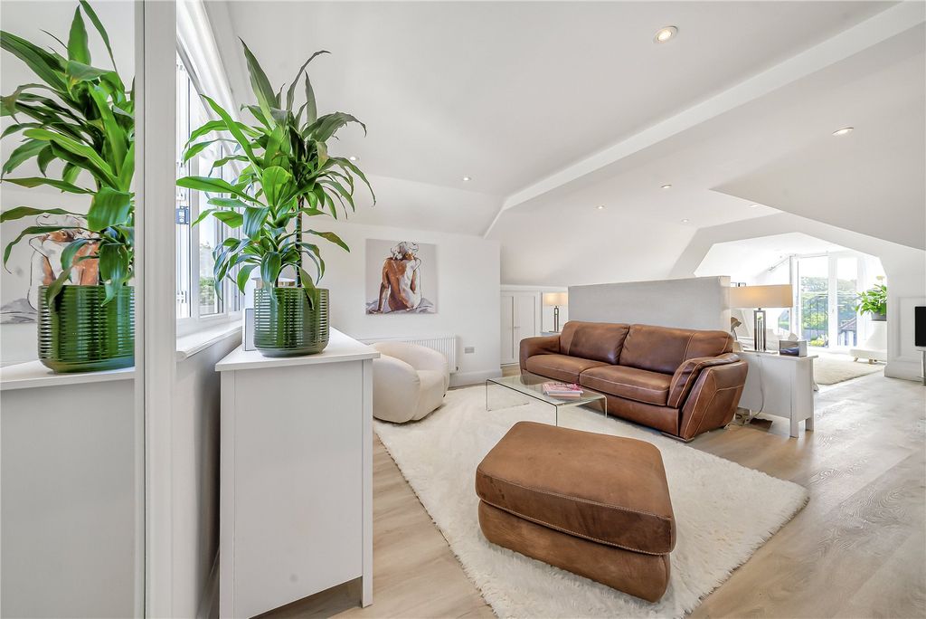 Additional image 23 of 6 bed detached house for saleSouth Walk, Middleton-On-Sea, West Sussex PO22