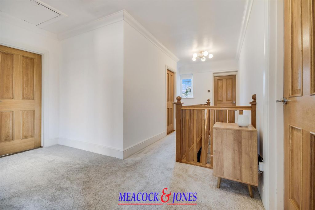Additional image 26 of 5 bed detached house for saleMount Avenue, Hutton Mount, Brentwood CM13