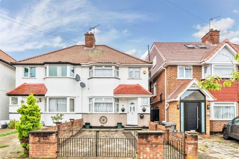 Tudor Court South HA9
