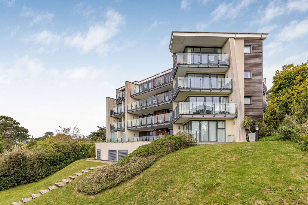 Additional image 20 of 3 bed flat for saleAlipore Close, Poole BH14