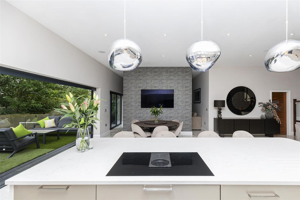 Additional image 9 of 5 bed detached house for saleThe Beeches, Birkenshaw, Bradford BD11