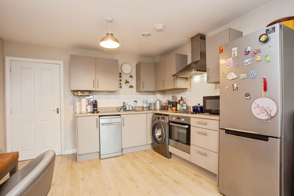 2 bed flat for saleManor Way, Borehamwood WD6