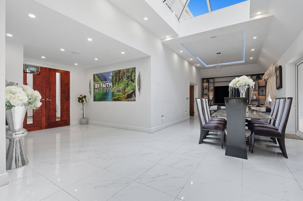 Additional image 5 of 7 bed detached house for saleWidworthy Hayes, Hutton Mount, Brentwood CM13