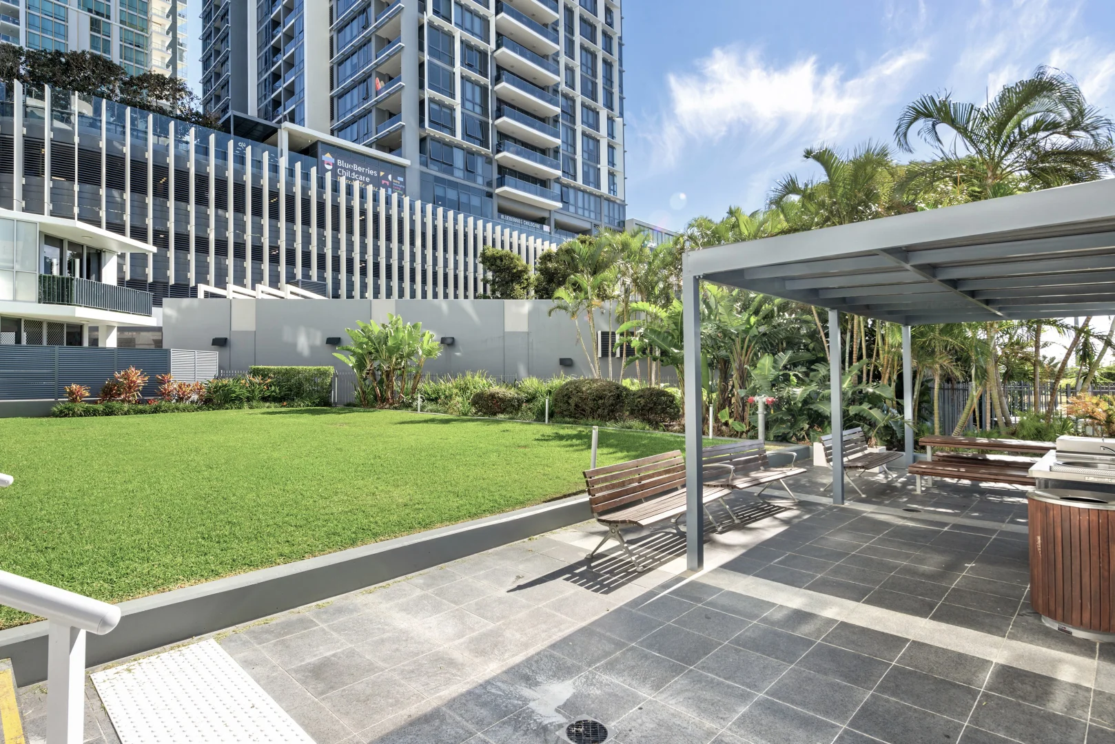 Additional image 17 of 406/4 Como Crescent, Southport QLD 4215