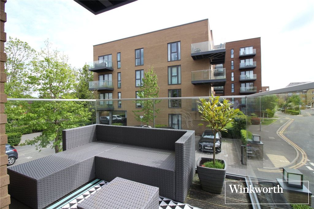 Additional image 12 of 2 bed flat for saleStation Road, Borehamwood, Hertfordshire WD6