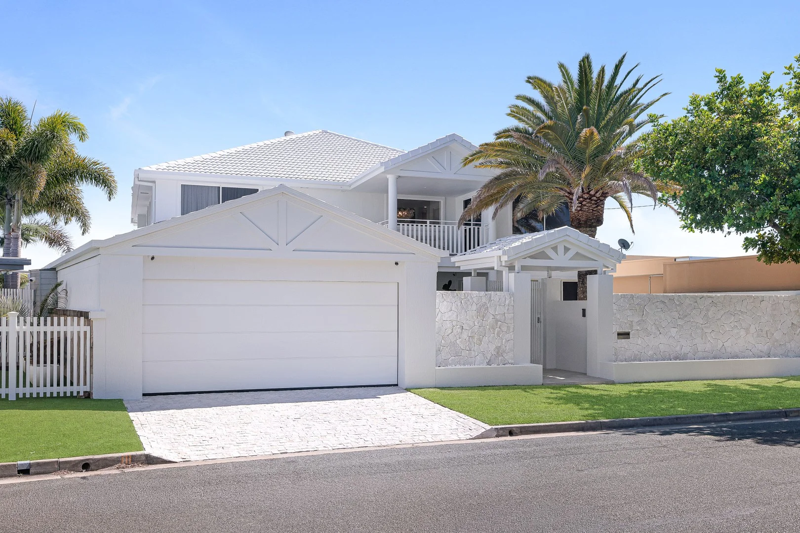 92 Gibraltar Drive, Isle Of Capri QLD 4217