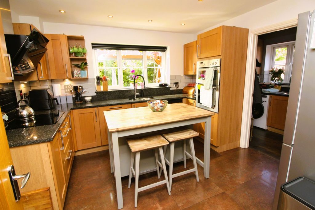 Additional image 2 of 4 bed detached house for sale2 Stockmoor Drive, Bridgwater TA6
