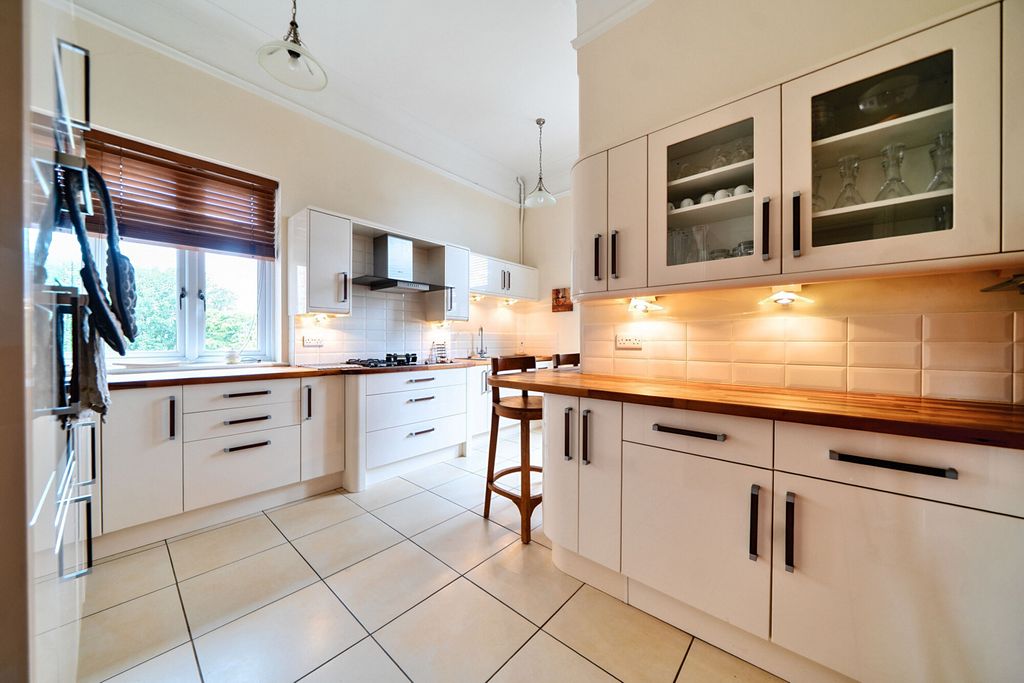 Additional image 7 of 2 bed flat for saleOldfield Road, Bromley BR1