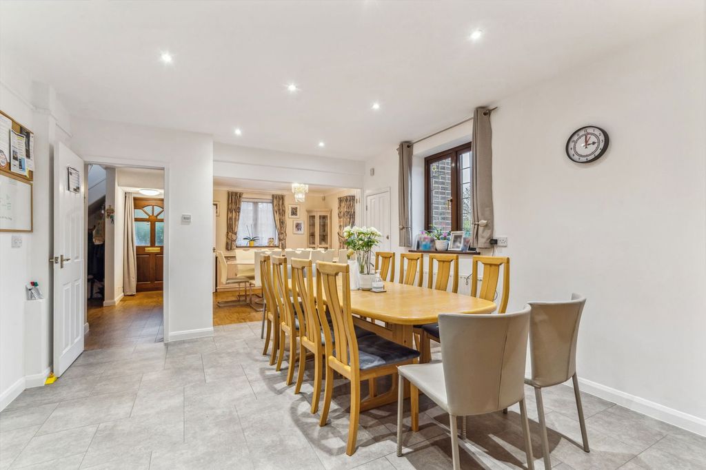Additional image 5 of 7 bed detached house for saleBeech Drive, Borehamwood WD6