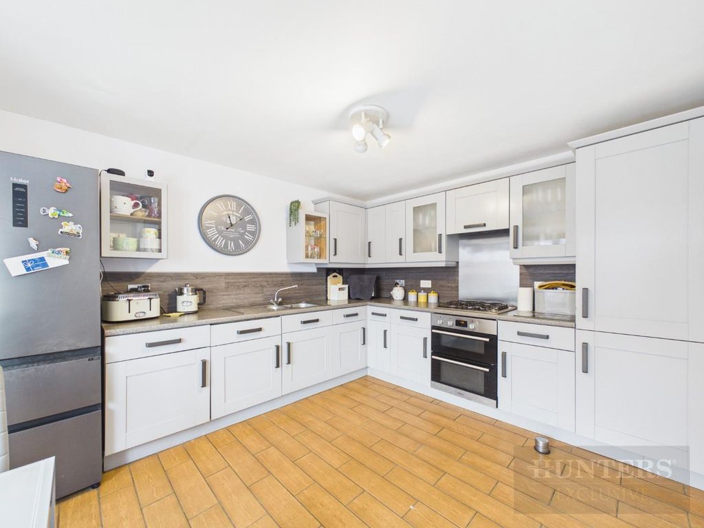 Additional image 4 of 5 bed detached house for saleWaterdale Close, Bridlington YO16