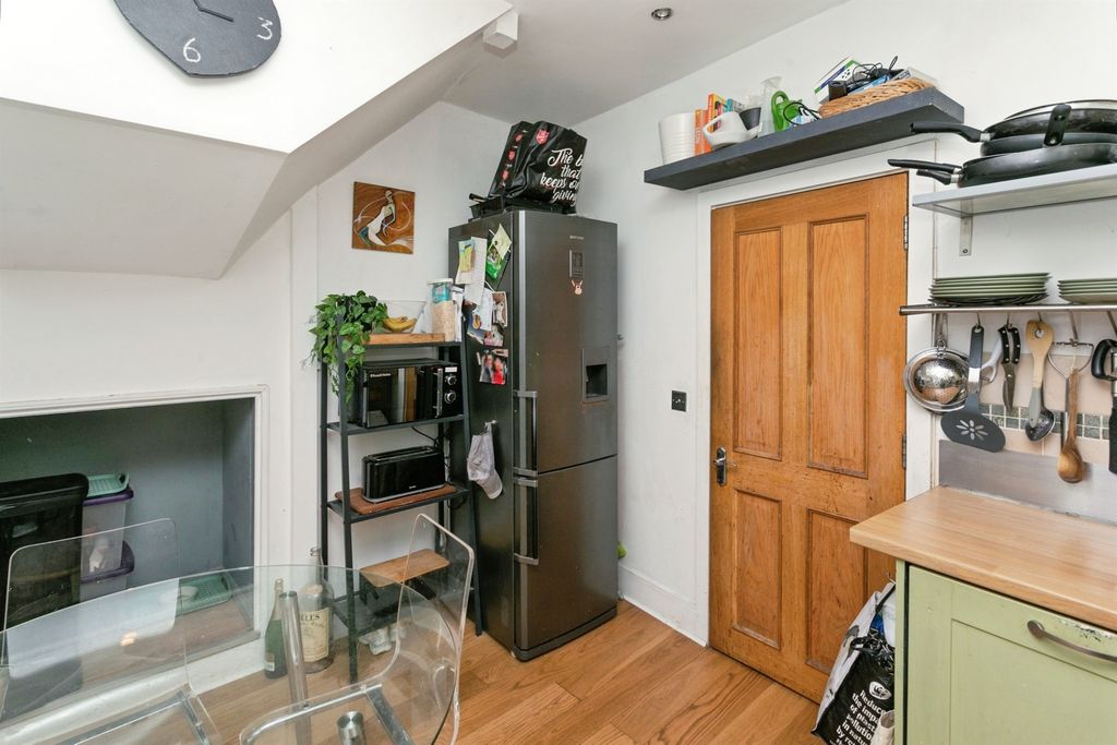 Additional image 6 of 3 bed flat for saleWest Street, Buckingham MK18