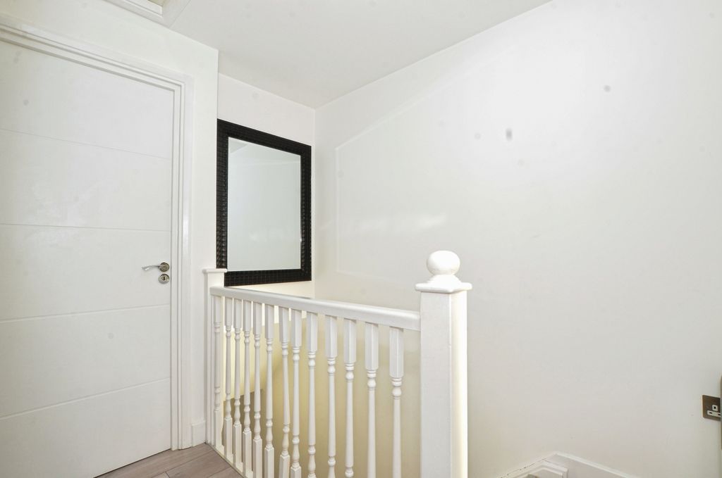 Additional image 12 of 3 bed flat for saleAshdown Drive, Borehamwood WD6