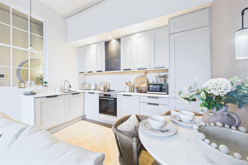 Additional image 3 of 2 bed flat for saleElton Road, Clevedon BS21