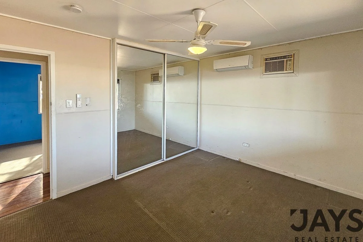 6 Dowsett Crescent, Mount Isa QLD 4825 photo 4