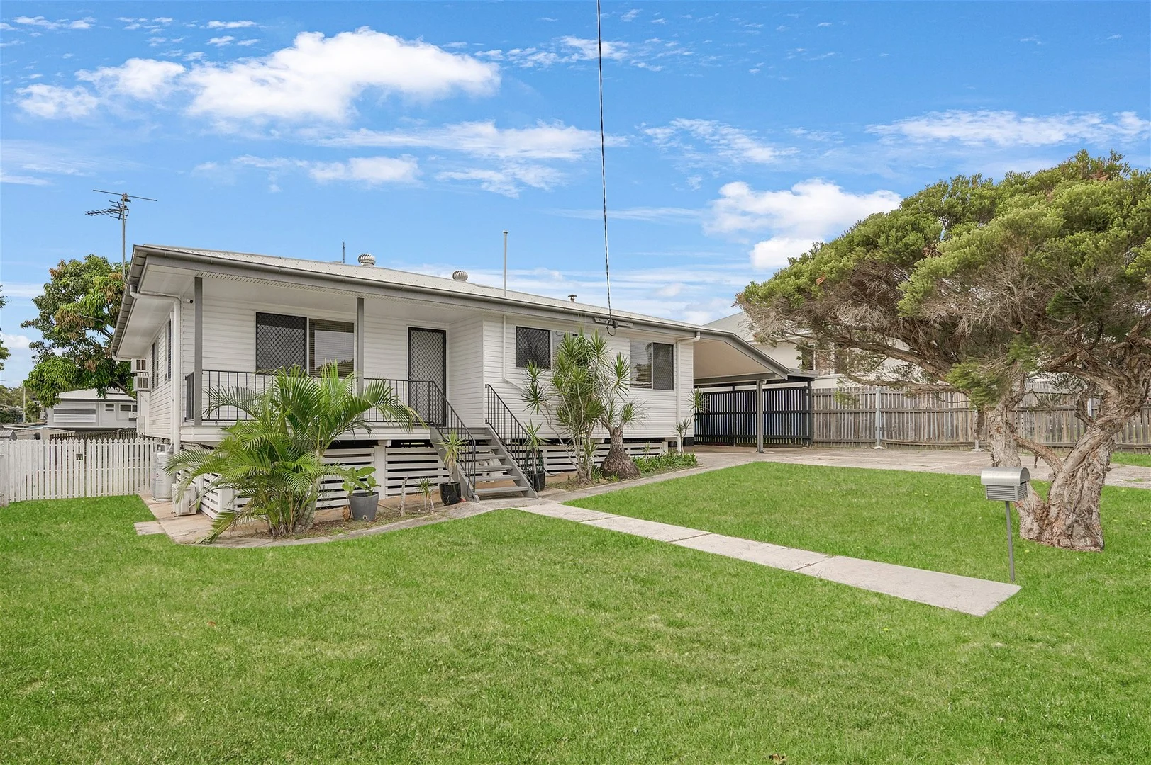 12 Harlequin Street, Toolooa QLD 4680