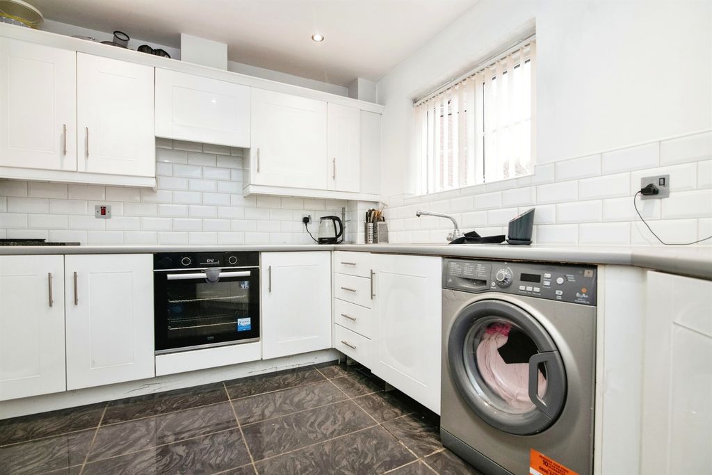 Additional image 4 of 2 bed flat for saleSannders Crescent, Tipton DY4
