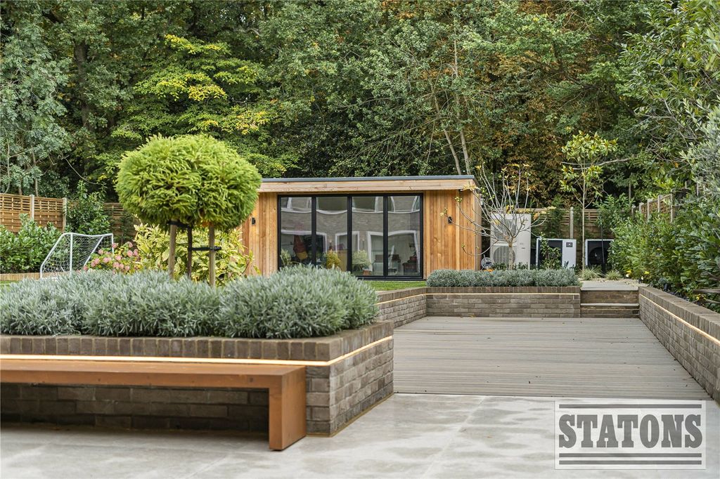 Additional image 35 of 5 bed detached house for saleBarham Avenue, Elstree, Borehamwood, Hertfordshire WD6