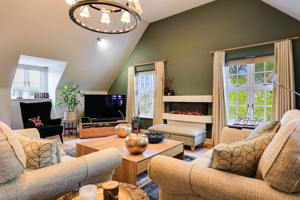 Additional image 2 of 2 bed flat for sale193 Huntingdon Road, Cambridge CB3