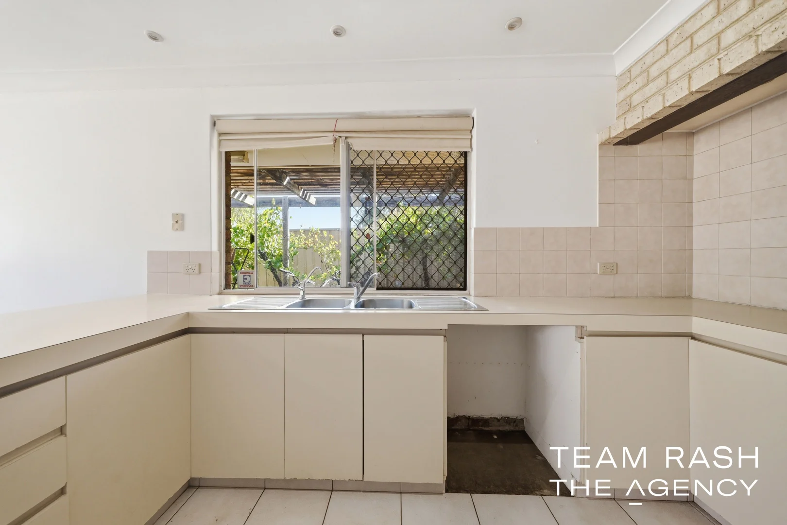 Additional image 10 of 2 Silkyoak Place, Morley WA 6062