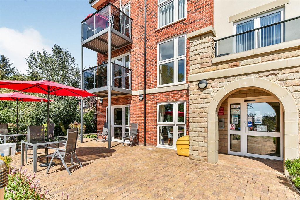 1 bed flat for saleChestnut Court, 99 Martongate, Bridlington YO16
