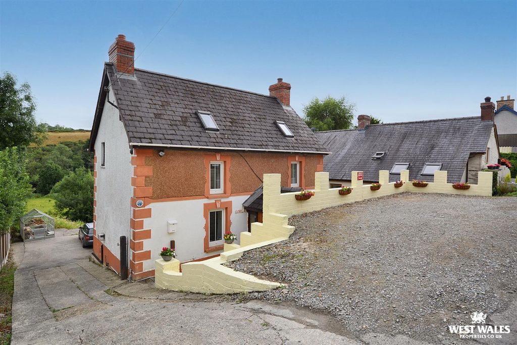 4 bed detached house for saleAbercych, Boncath SA37