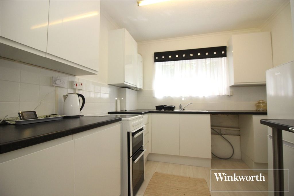 Additional image 6 of 2 bed flat for saleAllerton Road, Borehamwood WD6
