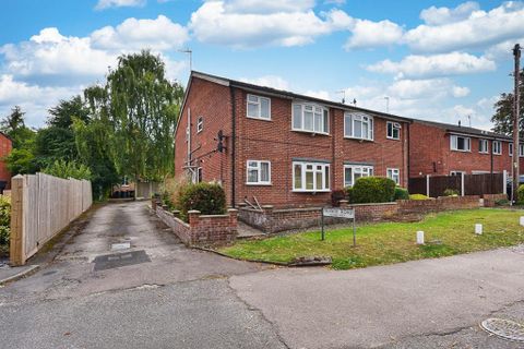 3 Highclere Drive, Carlton, Nottingham, Nottinghamshire NG4, Maisonette for sale