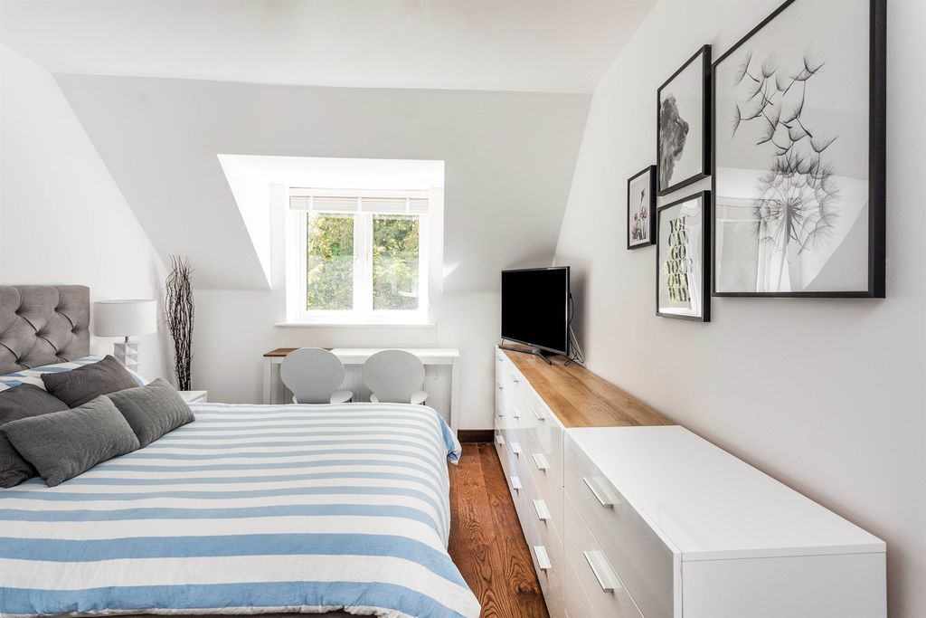 Additional image 8 of 2 bed flat for saleSummerhouse Hill, Buckingham MK18