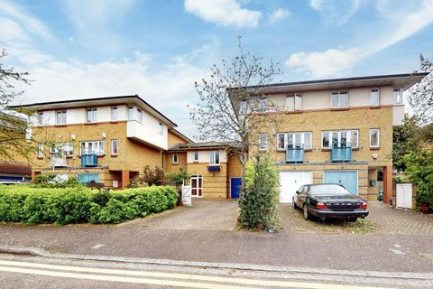 Castleview Close, London N4
