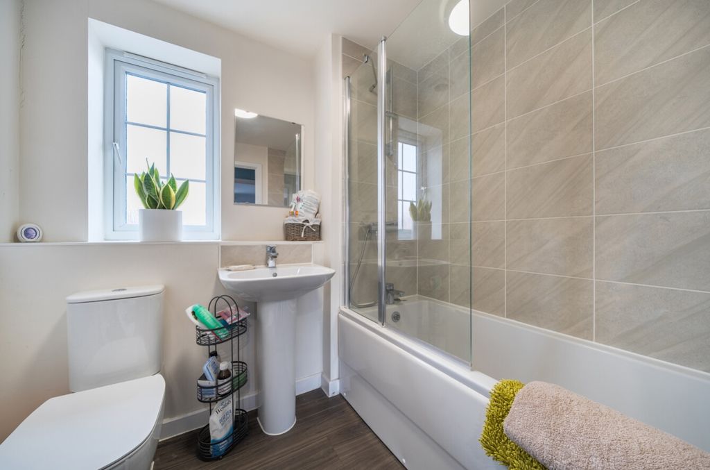 Additional image 9 of 2 bed flat for sale18 Penrhyn Way, Grantham, Lincolnshire NG31