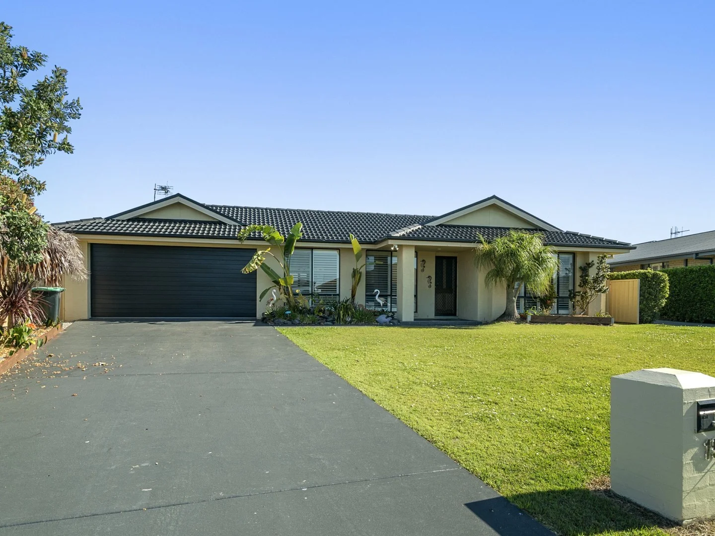 15 Yellowfin Avenue, Old Bar NSW 2430