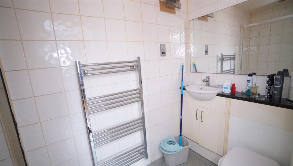 Additional image 6 of 1 bed flat for saleSanta Monica Grove, Idle, Bradford BD10