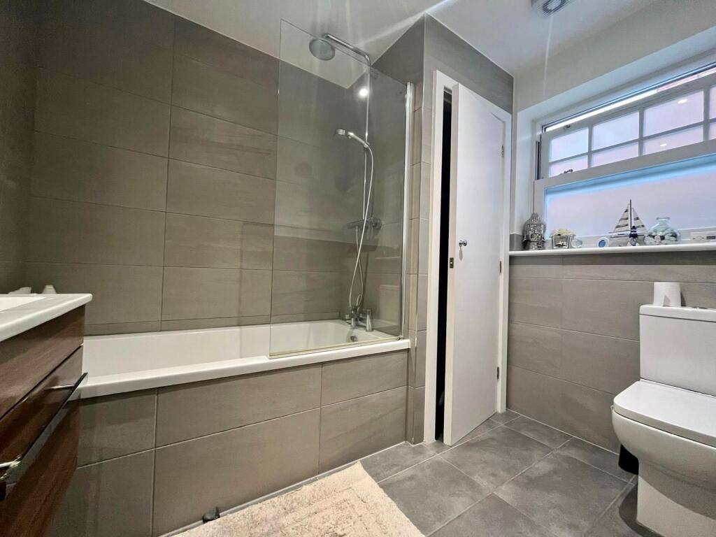 Additional image 6 of 2 bed flat for saleWestbury View, Brentwood CM14