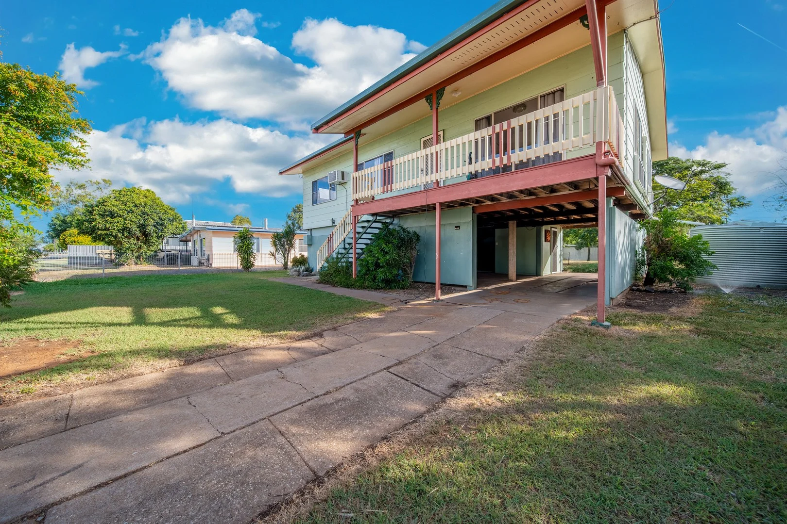 10 McLean Street, Capella QLD 4723