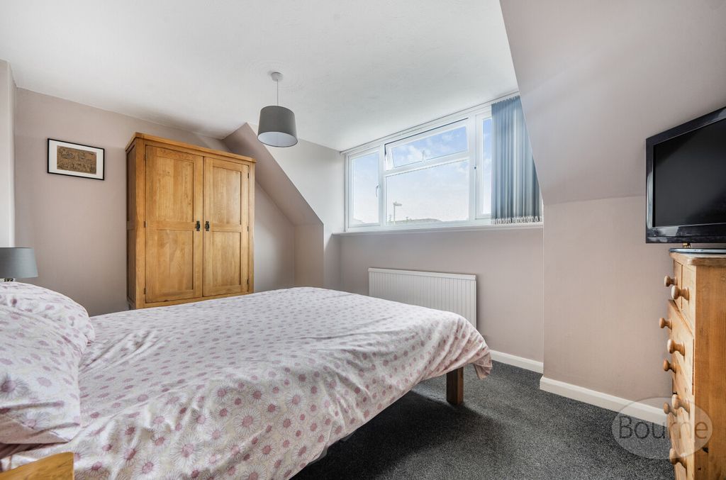 Additional image 8 of 3 bed detached house for saleHeathcote Road, Bordon, Hampshire GU35