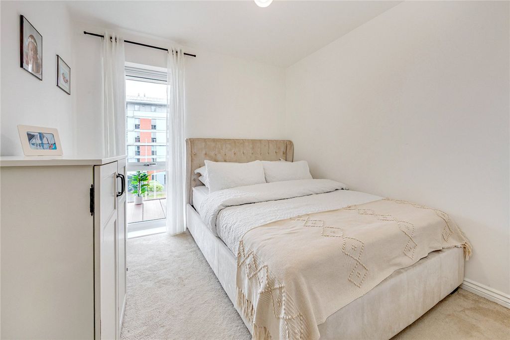 Additional image 20 of 2 bed flat for saleElstree Way, Borehamwood, Hertfordshire WD6