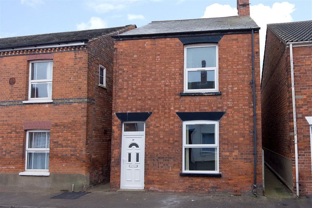 1 bed flat for saleStation Street PE21