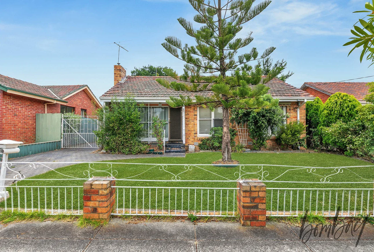22 Hales Crescent, Jacana VIC 3047