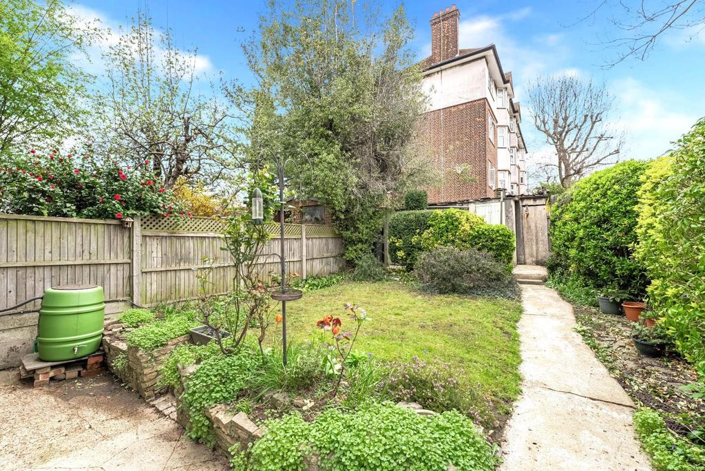 Additional image 19 of 3 bed semi-detached house for saleBoston Gardens, Brentford TW8