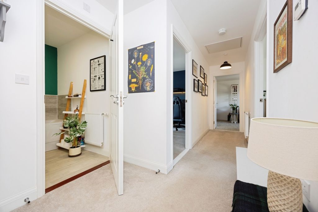 Additional image 10 of 2 bed flat for saleLouisburg Avenue, Bordon, Hampshire GU35