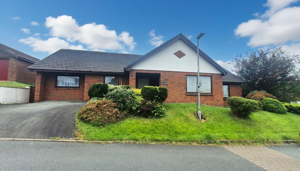 4 bed bungalow for saleMaesygarn, Bow Street SY24