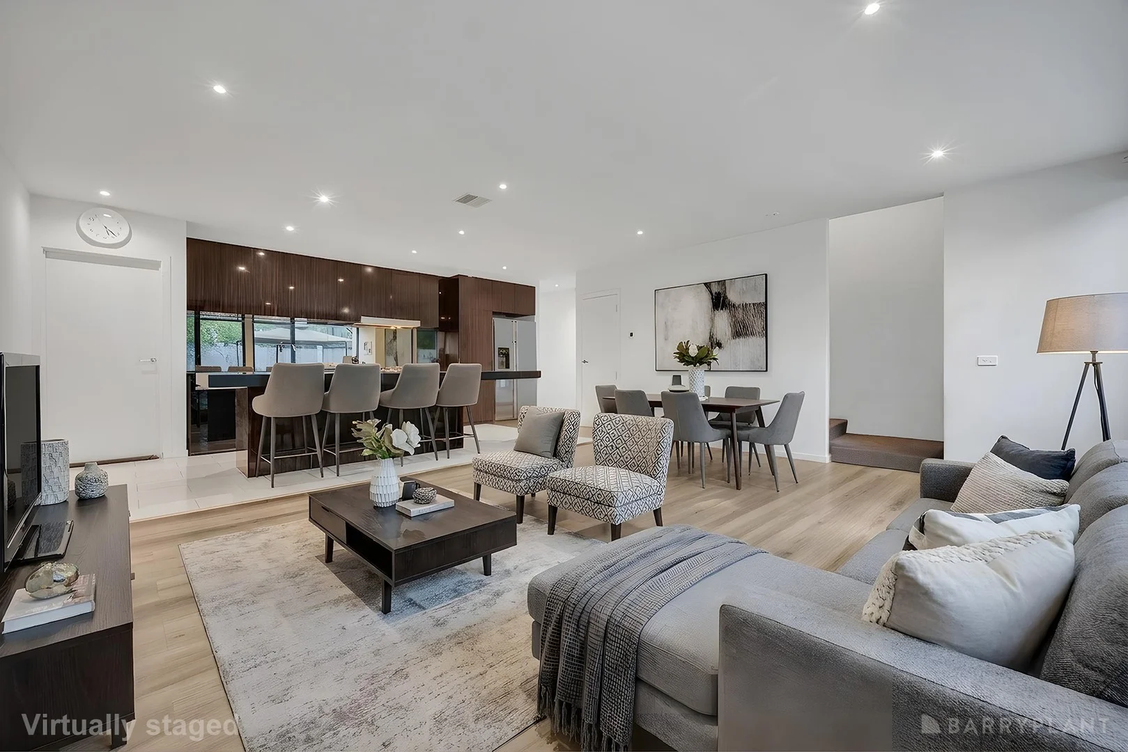 16 Binda Avenue, Springvale VIC 3171 photo 2