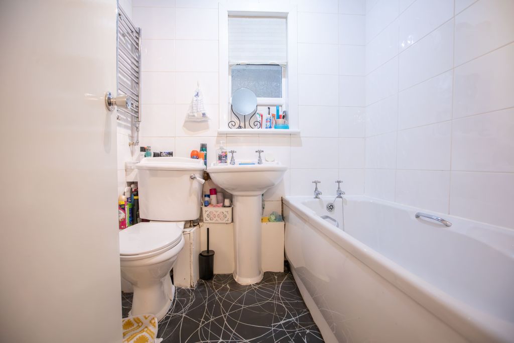 Additional image 10 of 3 bed flat for saleNewburgh, Erskine PA8