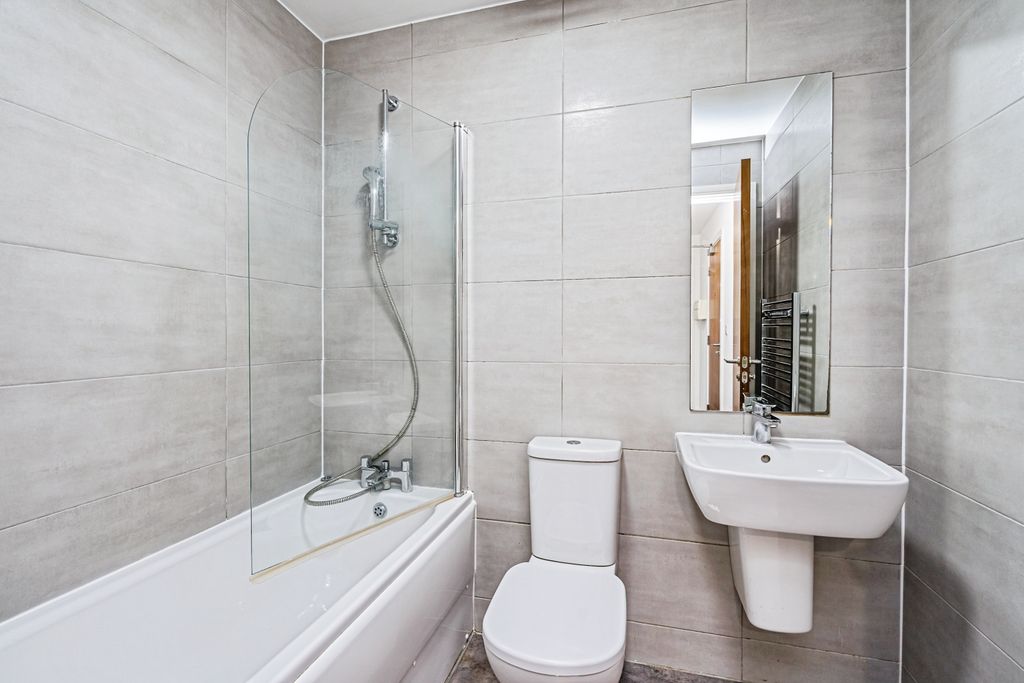 Additional image 8 of 2 bed flat for saleWaterfront West, Brierley Hill DY5
