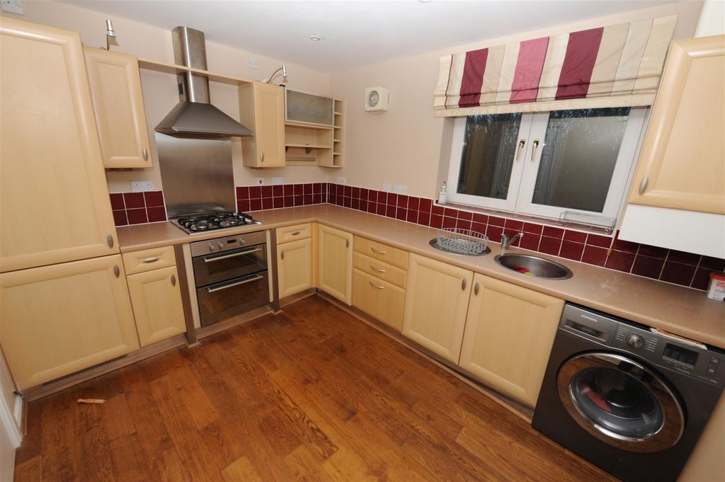Additional image 3 of 2 bed flat for saleJavelin Close, Idle, Bradford BD10