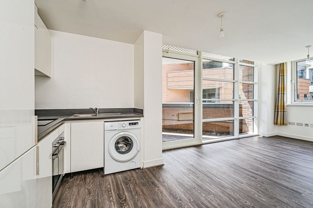 Additional image 4 of 2 bed flat for saleWaterfront West, Brierley Hill DY5