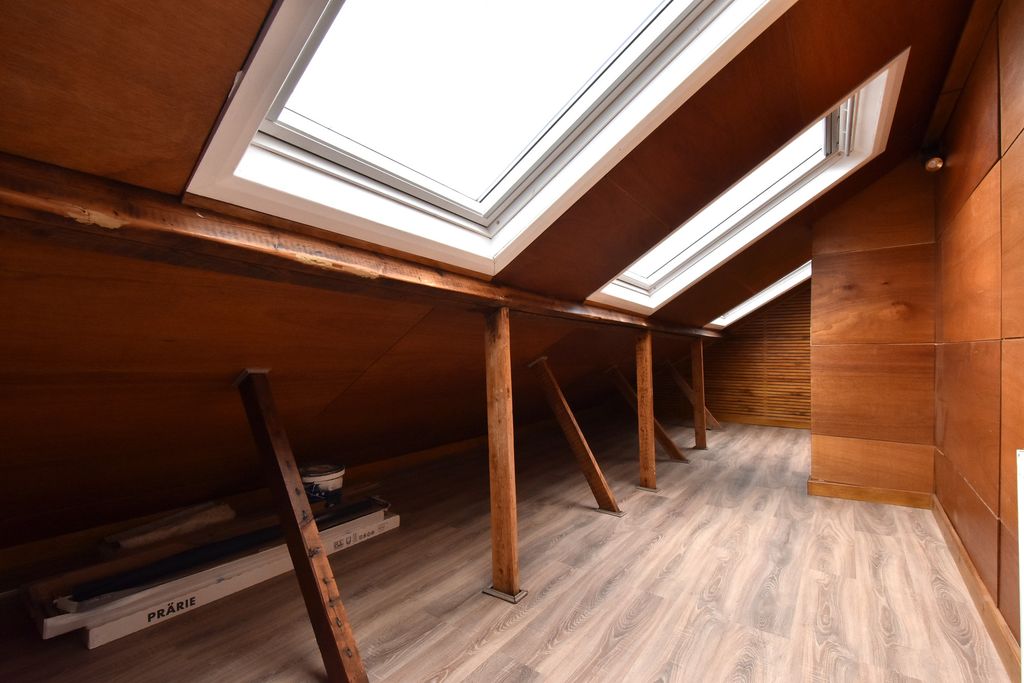 Additional image 9 of 3 bed flat for saleLytchet Road, Bromley BR1