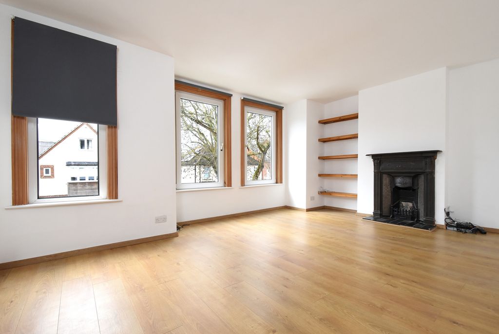 Additional image 3 of 3 bed flat for saleLytchet Road, Bromley BR1