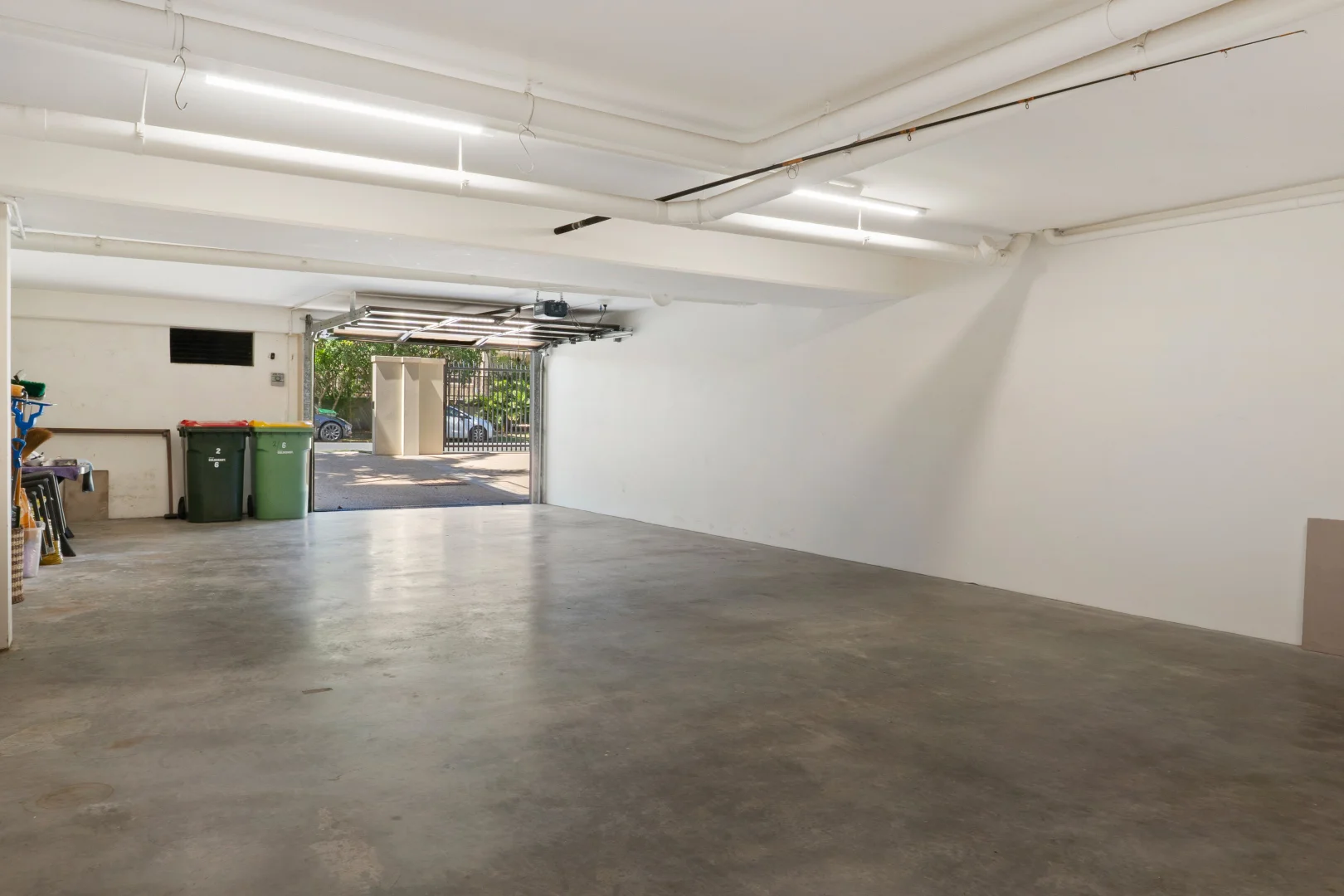 Additional image 31 of 2/6 Sunset Boulevard, Surfers Paradise QLD 4217
