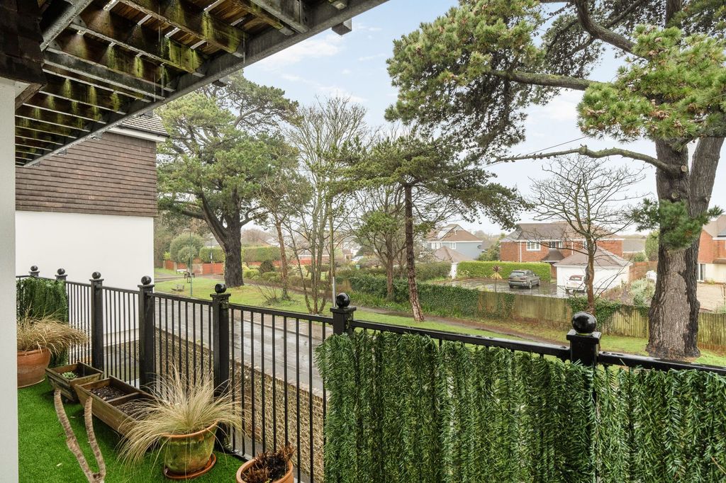 Additional image 15 of 2 bed flat for saleAldwick Avenue, Aldwick, Bognor Regis PO21